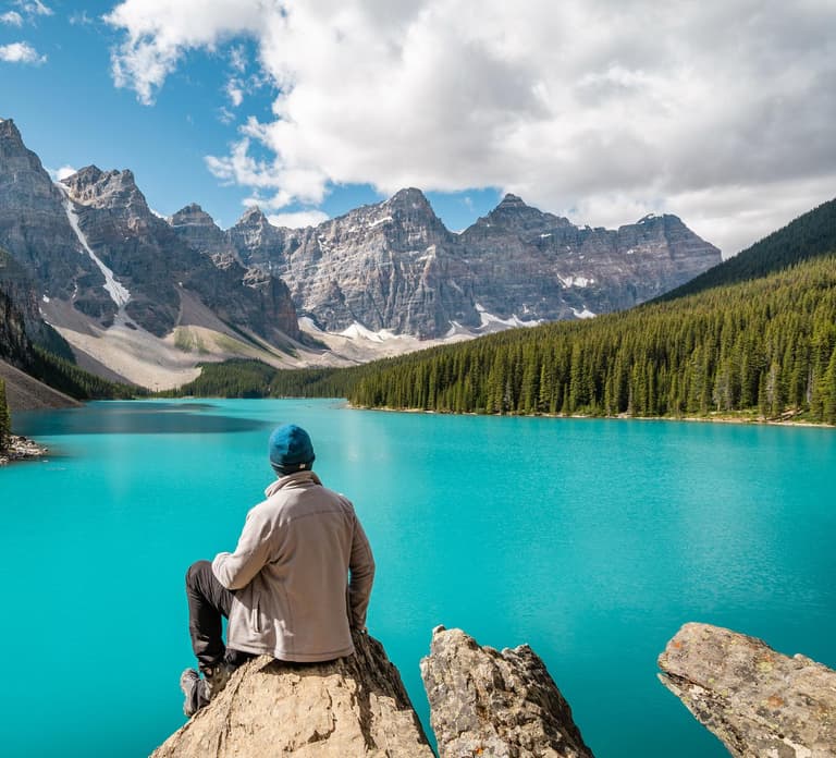 Banff/Canmore: Moraine Lake 1.5h & Lake Louise Half-Day Tour