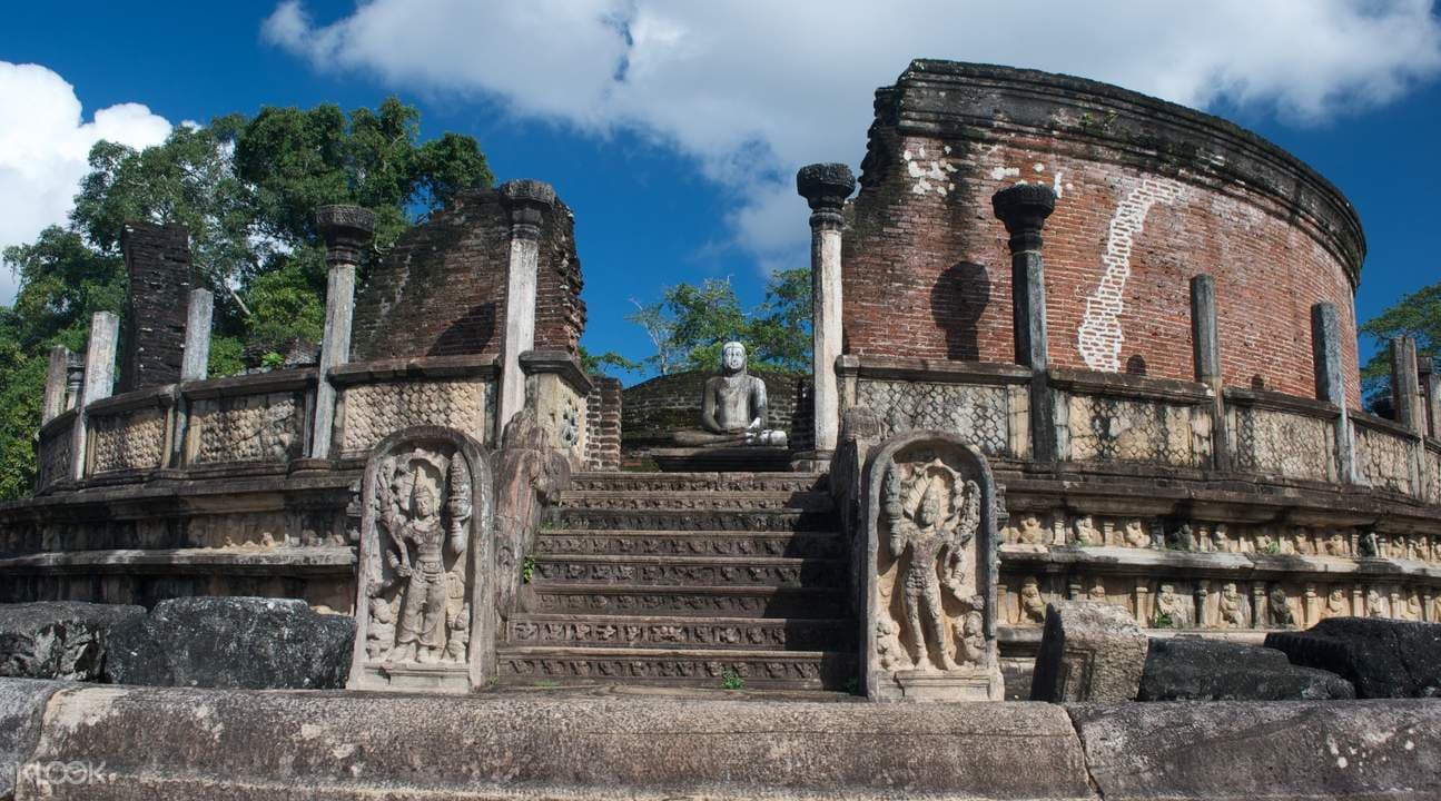 Sigiriya Lion's Rock Fortress Day Tour And Polonnaruwa from Kandy