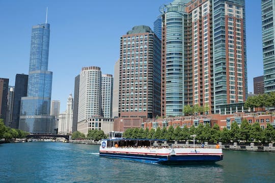 Architecture Cruise on the Chicago River from Navy Pier