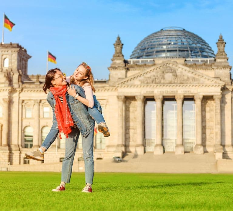 Berlin Essentials: Private Photoshoot at Berlin's top sites