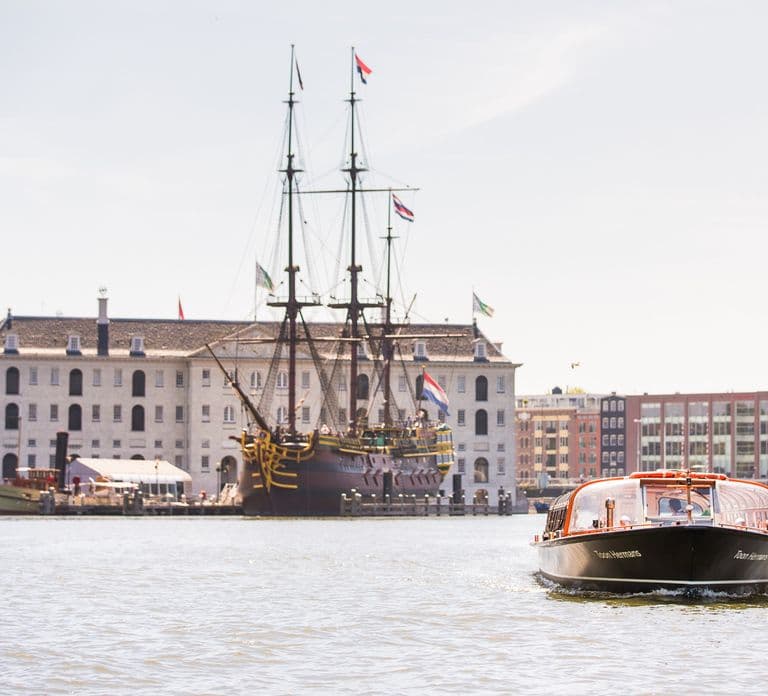 Amsterdam 1-Hour Canal Cruise and Ripley’s Believe it or Not