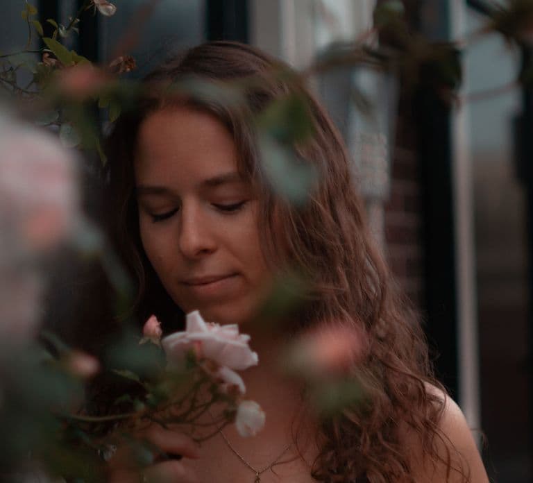 Amsterdam Canals Photoshoot: Private Solo, Family or Couples