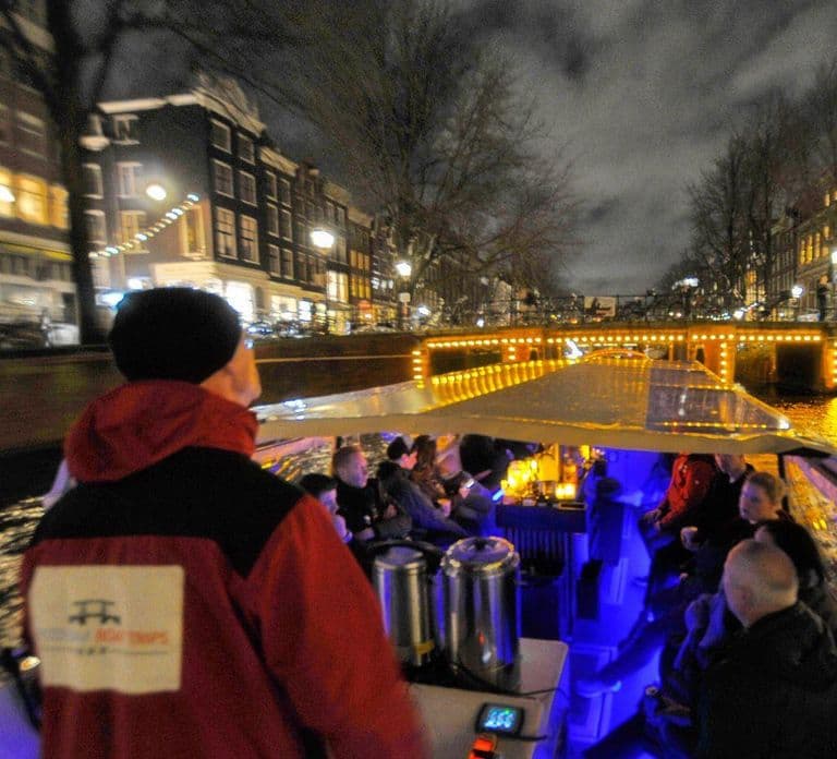 AMSTERDAM LIGHT FESTIVAL: #1 CANAL CRUISE INCL. DRINKS