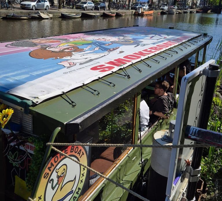 Amsterdam: 420 Smoke-Friendly Boat Tour