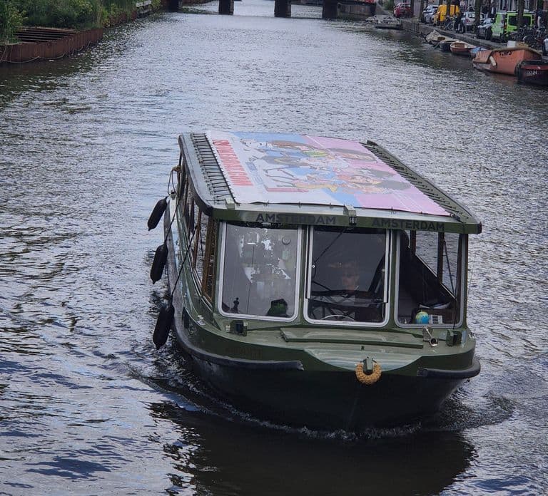 Amsterdam: 420 Smoke-Friendly Boat Tour