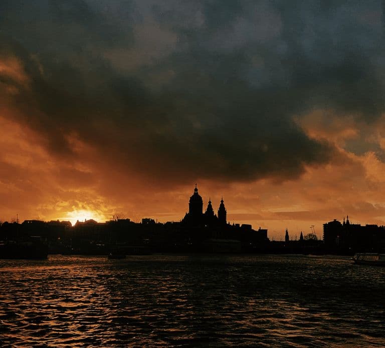 Amsterdam: Dark History and Ghosts Walking Tour