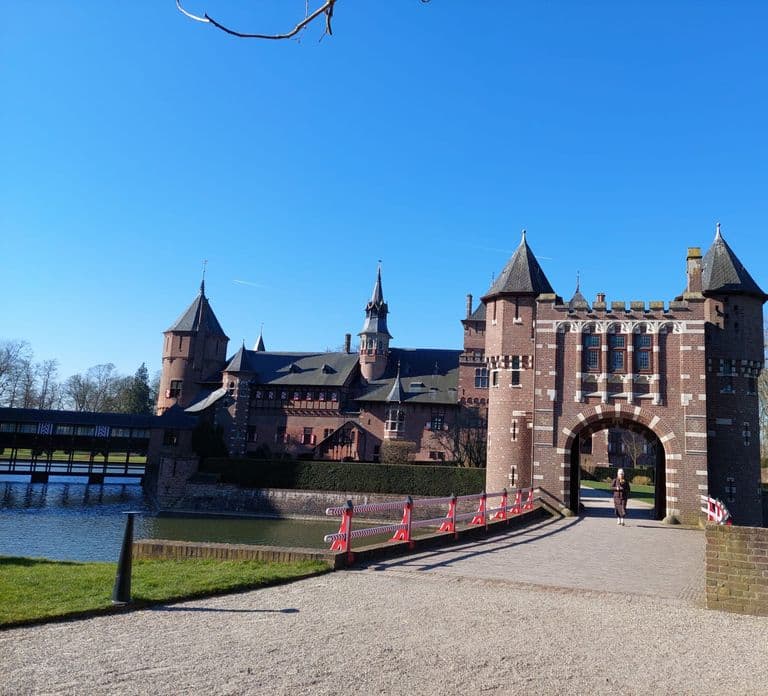 From Amsterdam: Castle De Haar Guided Tour