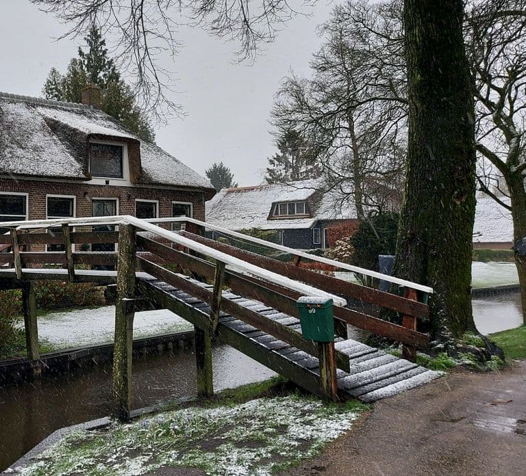 From Amsterdam: Giethoorn Small Group Tour with Boat Ride