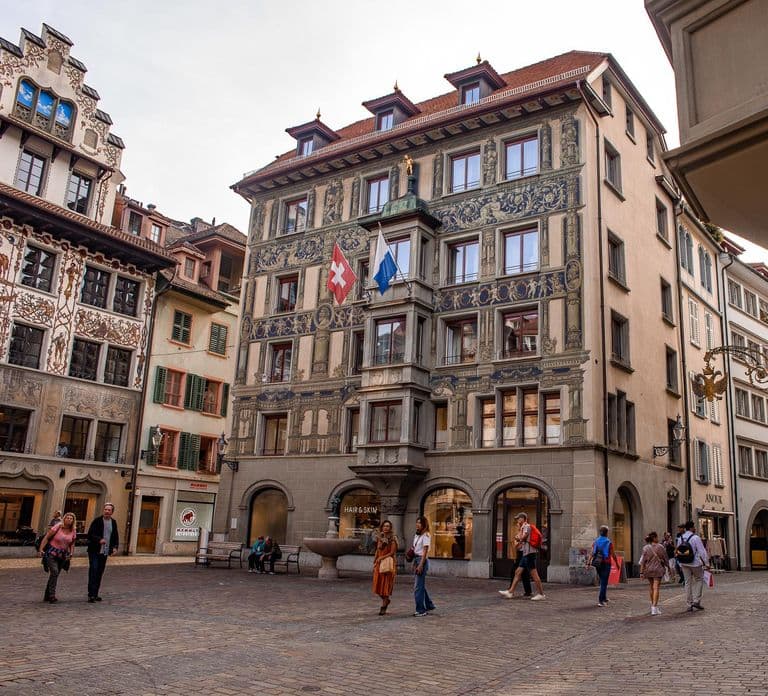 Swiss Experience: Lucerne City Tour with Chocolate Tasting