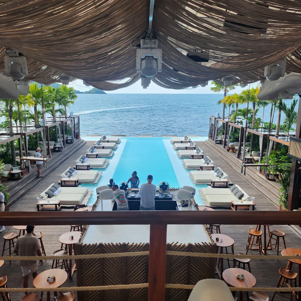 Yona Beach Club