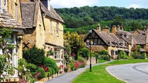 Cotswolds one-day tour in the UK [Bourton on the Water + Blenheim Palace + Chinese and English Tours Optional]