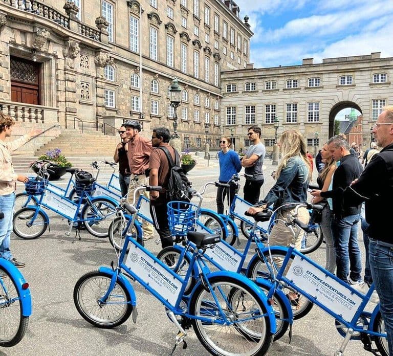 Copenhagen: 3-Hour City Highlights Bike Tour with Guide
