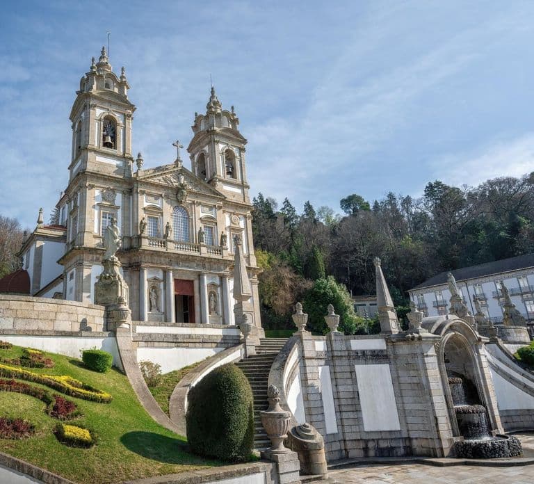 From Porto: Viana do Castelo, Braga and Guimarães Day Tour