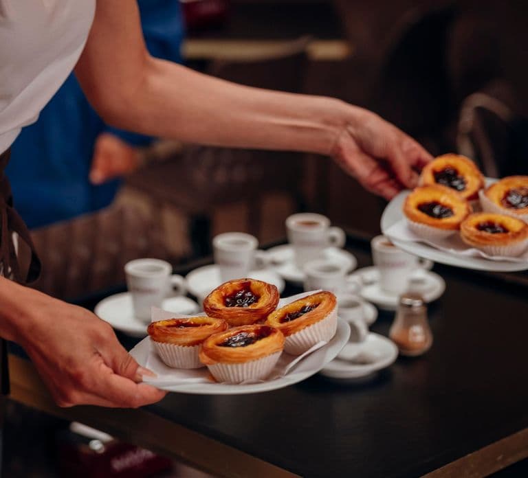 Porto: Delicious Food and Wine Walking Tour