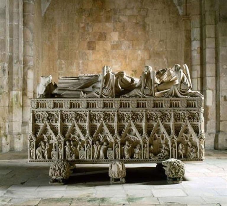 Alcobaça: Entry to UNESCO Alcobaça Monastery