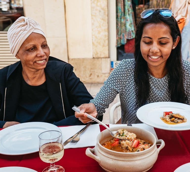 Lisbon: Baixa District Food Tour with Dinner and Drinks