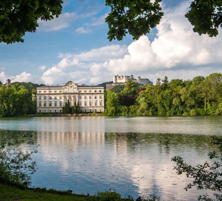 Salzburg: Hallstatt and Sound of Music Tour