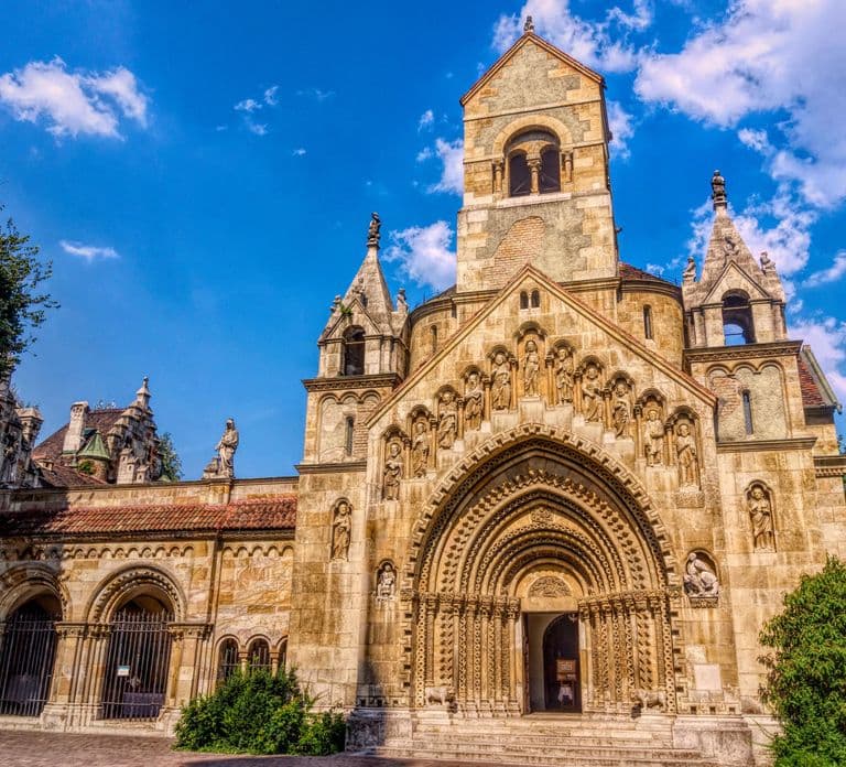 Private day trip from Vienna to Budapest and back in english