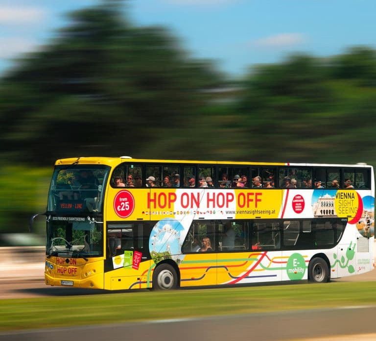 Vienna: Hop-On Hop-Off Sightseeing Bus Tour