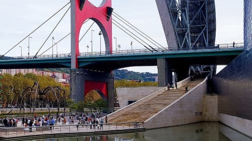 Bilbao: Guggenheim Bilbao museum in spanish Ticket included Day Tours