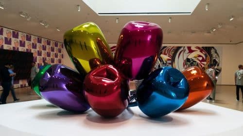 Guggenheim: Art explained by artists Day Tours