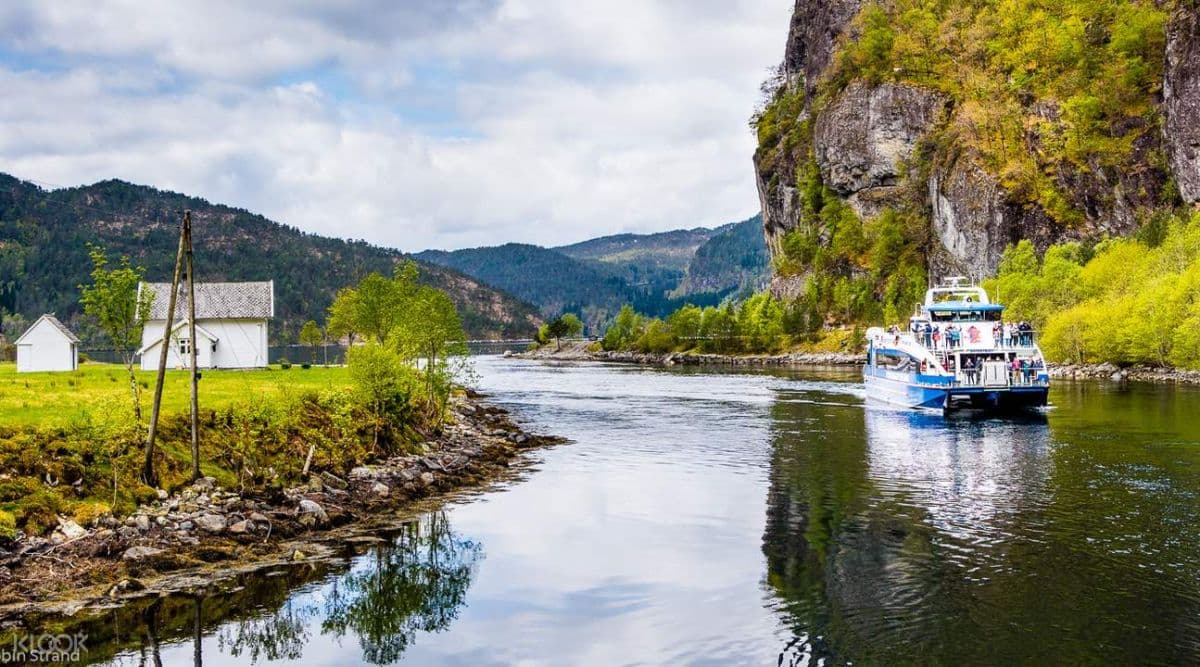 Mostraumen Fjord Cruise from Bergen