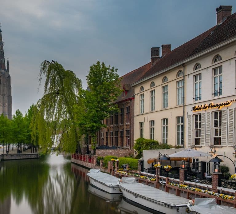 Bruges: Guided Tour & Boat Ride with Optional Beer Tasting