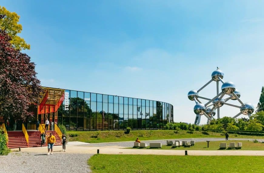 Brussels: Atomium Entry Ticket with Design Museum Ticket
