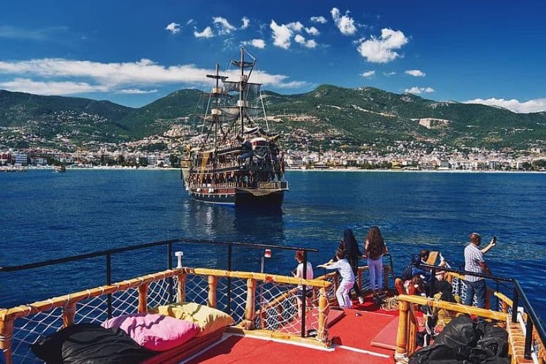Pirate Boat Trip in Alanya with Lunch