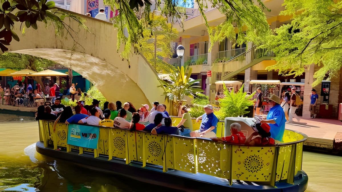 San Antonio Centre Food Tour of 6 Tastings with Tacos & Ice Cream Day Tours
