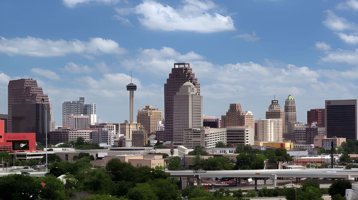San Antonio Driving Tour From Austin with Boat Cruise & The Alamo Day Tours