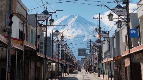 Tokyo Mount Fuji 1-day tour: Optional 9-person small group + popular twin lakes + trending photo spots + outlet mall