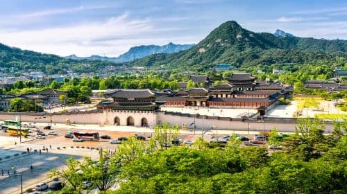 Seoul Gyeongbokgung Palace + Bukchon Hanok Village + Bugak Palgakjeong + Gwangjang Market half-day tour Day Tours