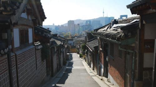 Seoul Gyeongbokgung Palace + Bukchon Hanok Village + Bugak Palgakjeong + Gwangjang Market half-day tour Day Tours