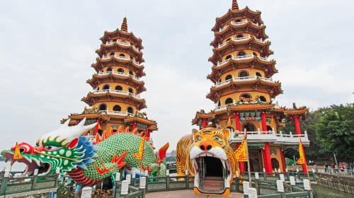 Kaohsiung Fo Guang Shan Buddha Memorial Hall + Lotus Pond + Qishan Old Street + Pier-2 + Xiziwan 1-day tour Day Tours
