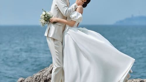 Travel photography in Jeju City, South Korea[Jeju Island Photographer private charter, Local Guide, Translation/Wedding Photo/Travel Guide Customized Itinerary]