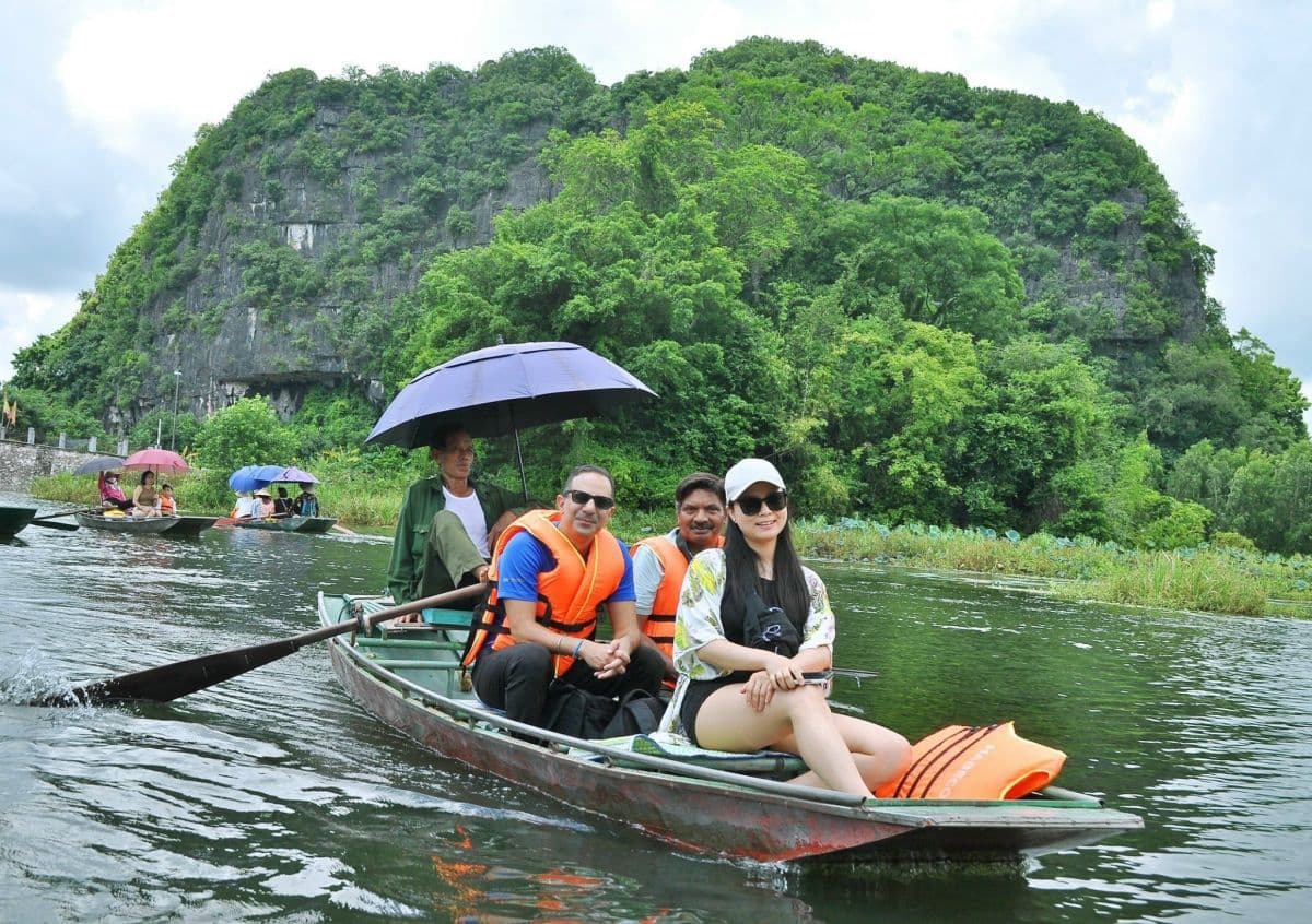 Hoa Lu - Tam Coc Premier Day Tour From Hanoi