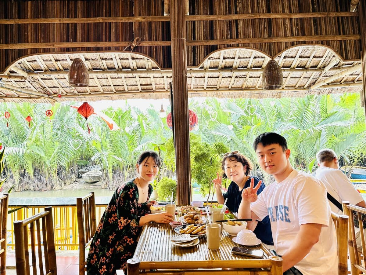 Coconut Basket boat, Hoi an by night with boat ride and night market