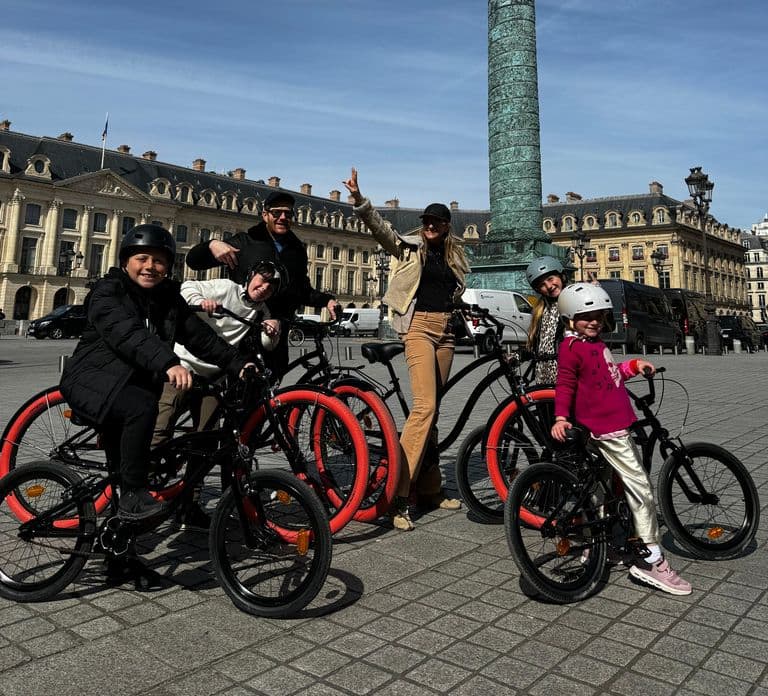 Paris: Guided City Highlights Bike Tour