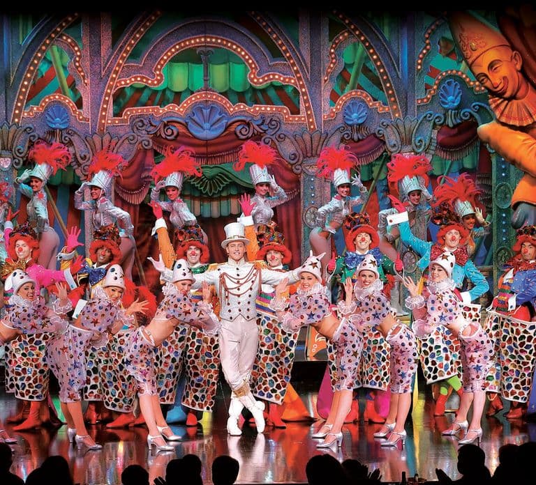 Paris: Moulin Rouge Dinner Show, Champagne, and Transport