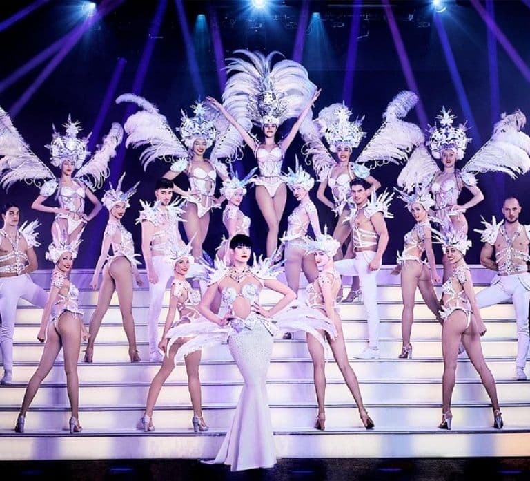 Paris: VIP Dinner and Cabaret Show at Paradis Latin